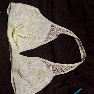 Elegant Lace Halter Bralette - Mint Green